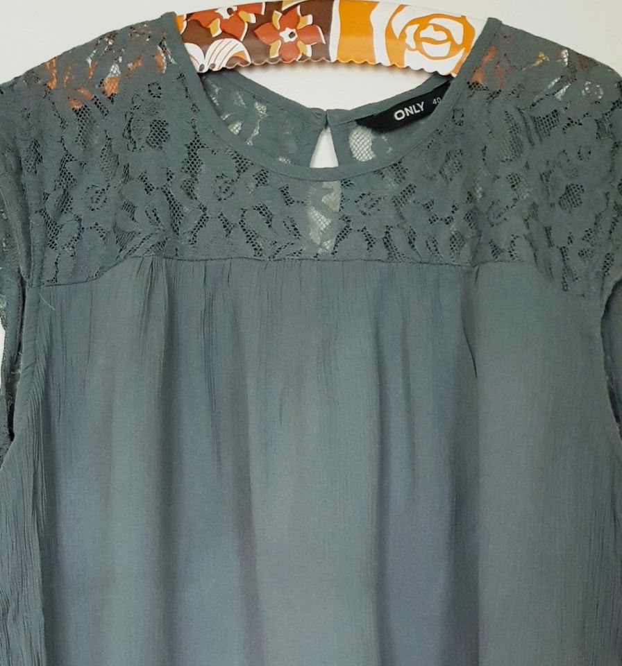 Shirt, oliv- Farben, Gr. 40 in Salzgitter