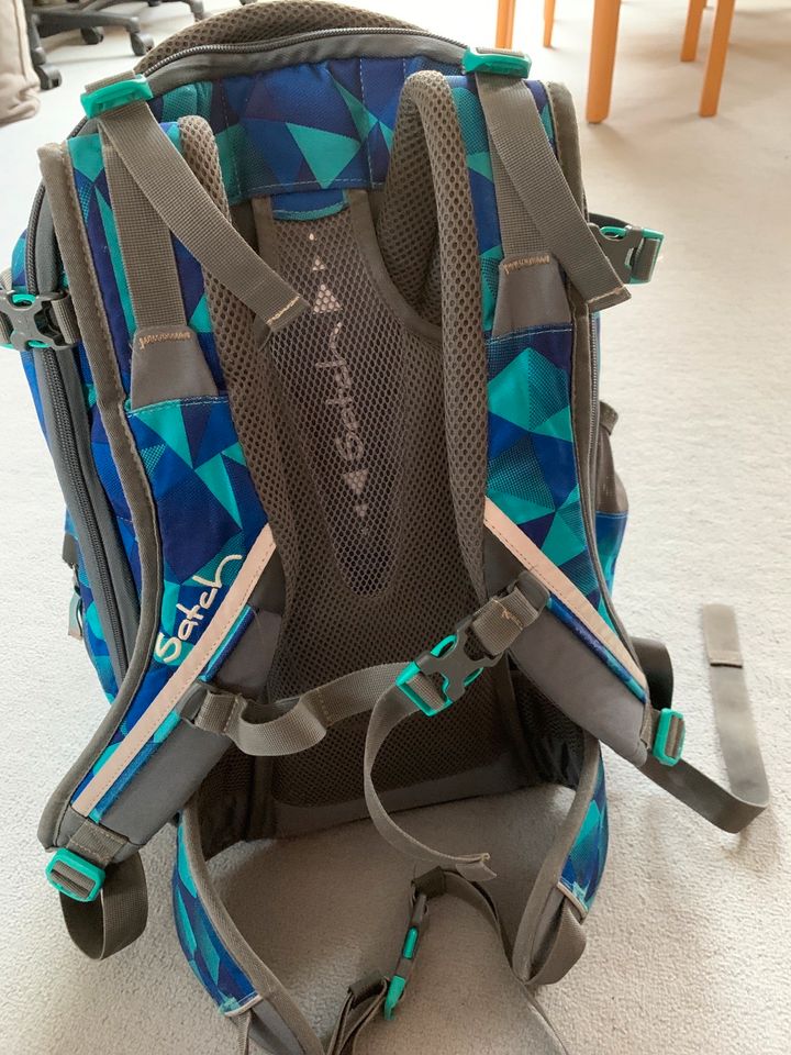 SATCH MATCH Schulrucksack Rucksack blau - Extrafach für Helm Ball in Neuss