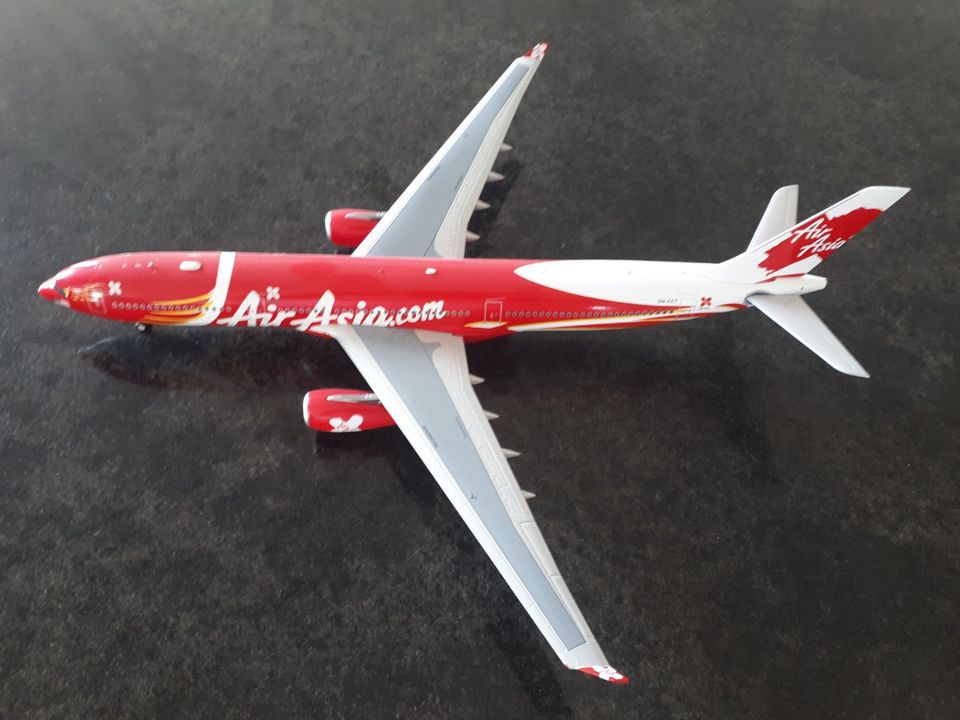 AirAsiaX Airbus A330-300 Inflight 1:200 in München
