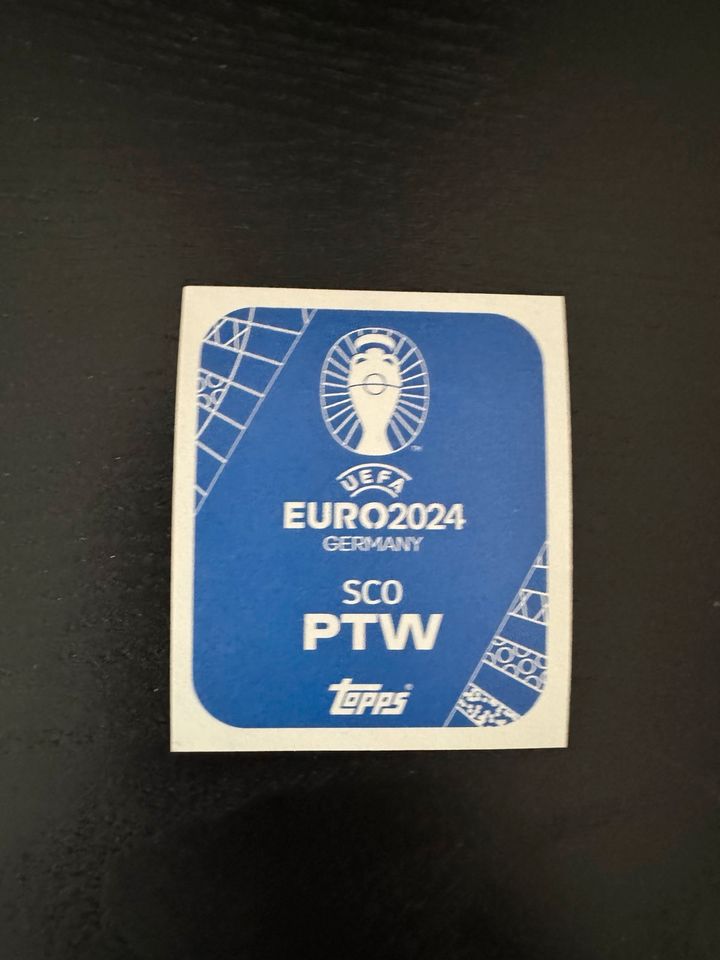 Topps Euro 2024 Lila und Grün Sticker in Weeze
