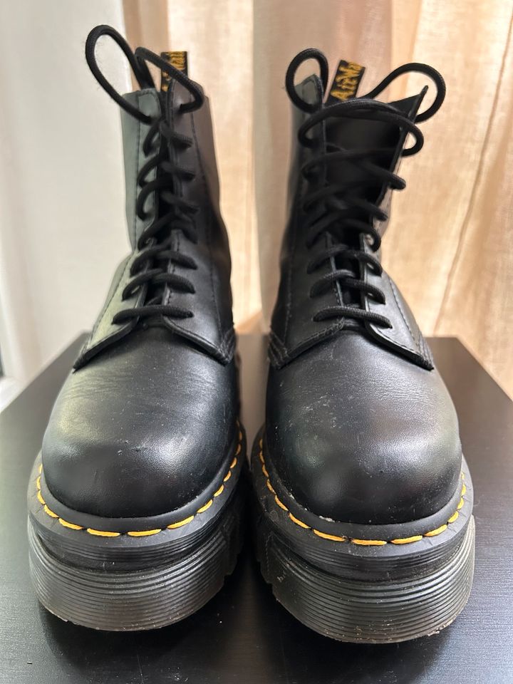 DR.MARTENS Audrick 8-Eye Plateauboots in Berlin