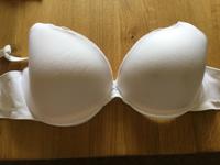 BH, Triumph, mit Bügel, Gr. 80 C, weiß, Hessen - Limburg Vorschau