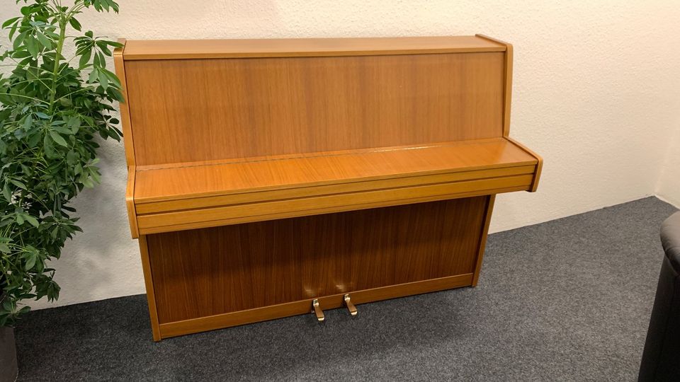 Grotrian-Steinweg Klavier - Modell 110 in Nußbaum - Baujahr 1969 in Kamen