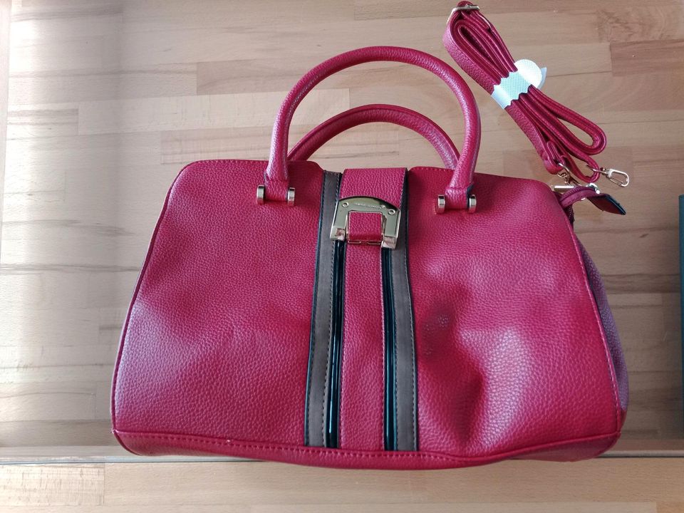 Handtasche Umhängetasche in rot von David Jones in Quierschied