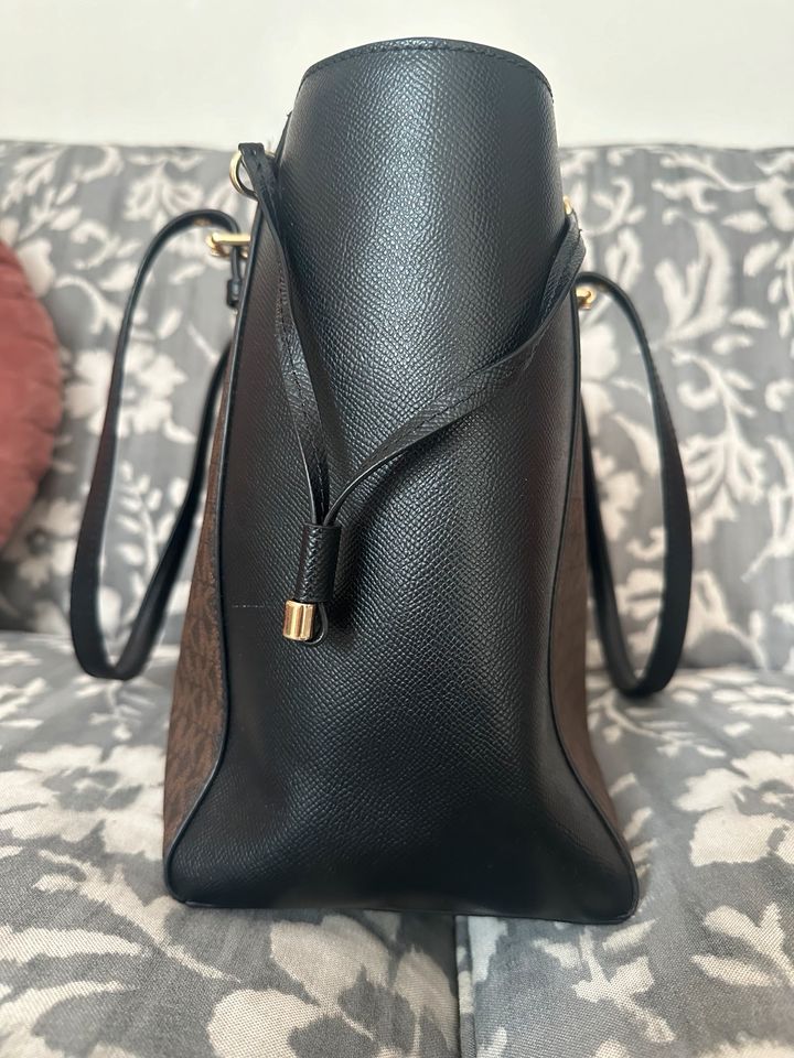 Michael Kors Tasche Voyager Medium in Bad Soden-Salmünster