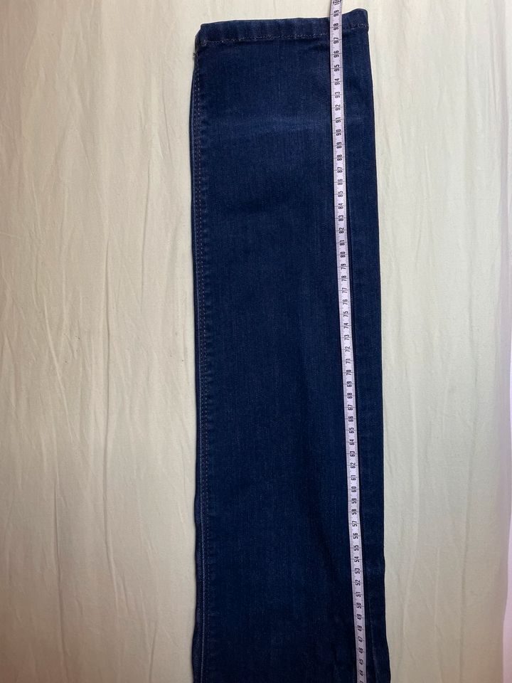 Original ARMANI Jeans, slim, Gr 34/36, neuwertig in Mering