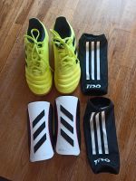 Fussballschuhe + Schoner Gr. 33 adidas Bayern - Mitterteich Vorschau