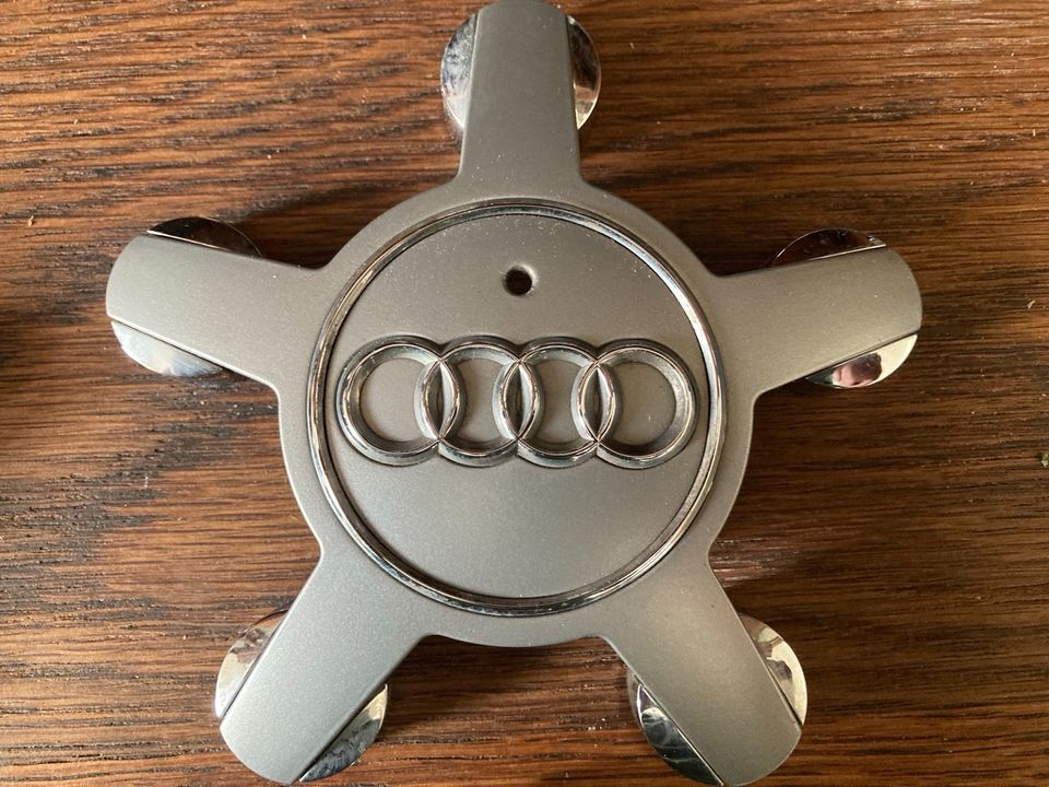 Audi Felgendeckel Nabendeckel Schraubenabdeckung in Hamburg