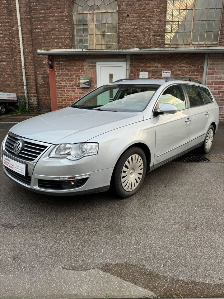 Volkswagen Passat VARIANT 2.0 TDI *Euro 5 * Anhängerkupplung in Velbert