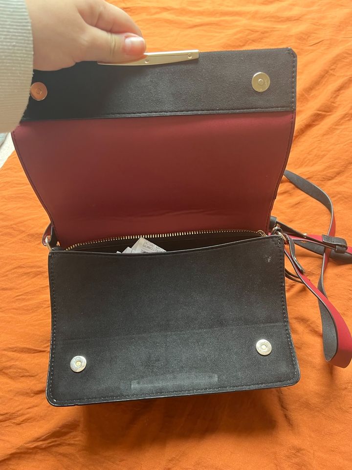 Schwarze Damen-Handtasche in Geist