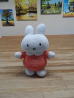 Plüschtier Hase Miffy mit Rassel 22 cm hoch Brandenburg - Nuthe-Urstromtal Vorschau