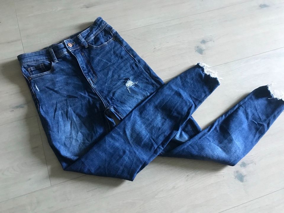 Jeans Hose Röhre Stretch skinny eng Ripped used blau high L 40 42 in Münsing