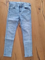 2 Jeans H&M Skinny fit Super-Stretch hellblau verwaschen Gr. 146 Bayern - Halfing Vorschau