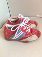 Leder Turnschuhe Sneakers Schuhe Halbschuhe Gr. 23 Rot TOP! Niedersachsen - Stadthagen Vorschau