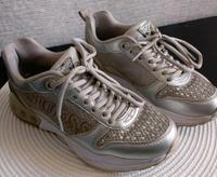 Guess Damen Schuhe mit Glitzersteine Gr 38 Sachsen-Anhalt - Bernburg (Saale) Vorschau