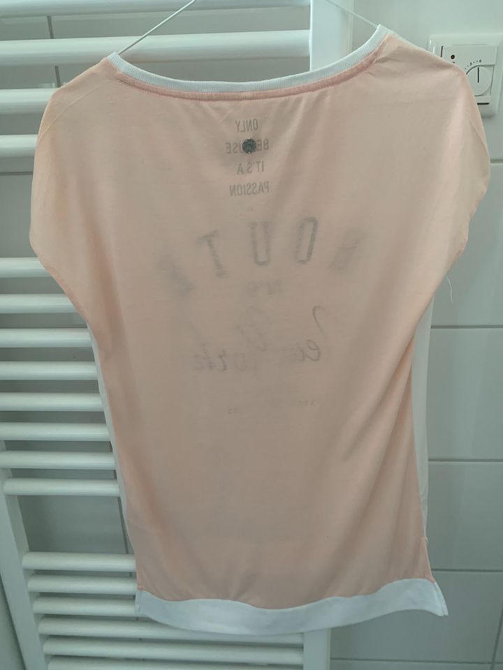 T-Shirt Only rosa Gr. XS S in Singen