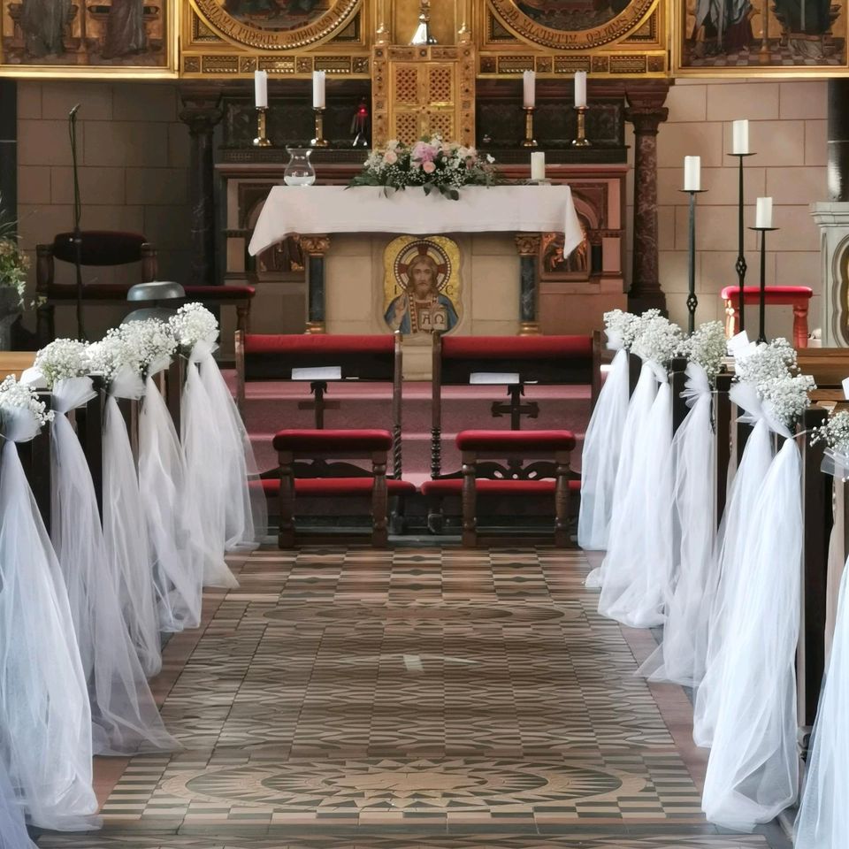 Hochzeitsdeko Set von Servietten bis zum Hintergrund für 70 Pers in Michelstadt