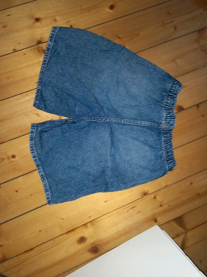 Jeans Shorts kurze Hose H&M Größe 140 in Neuenkirchen