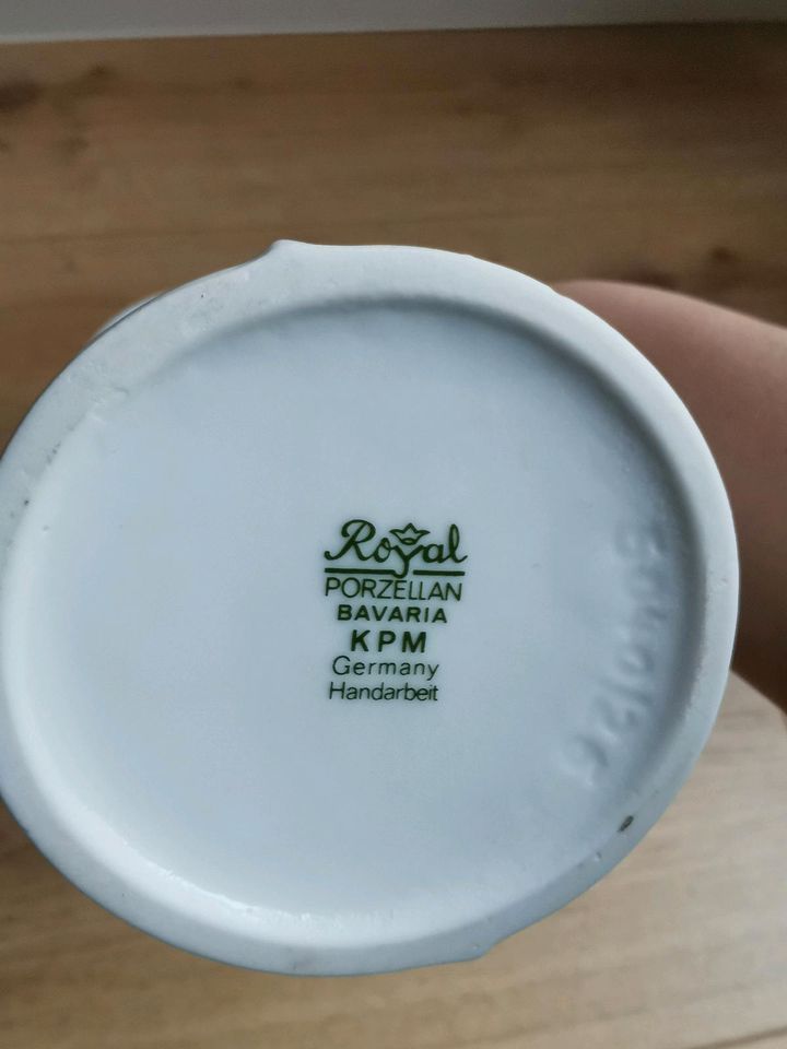 Hohe weiße Vase von Royal Porzellan Bavaria KPM in Hasloh