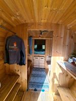 Campingfass Schlaffass Sauna Gartenhaus Tiny House Saunafass Wohnwagen Vanlife Haus Pension Ferienwohnung Hotel Bus Holzhaus Garten Badezuber Fasssauna Hot Tub Anhänger Feuertonne Glambing Aussteiger Thüringen - Erfurt Vorschau