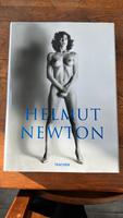 Helmut Newton Buch Fotografie MIT Originalständer und Zusatzheft Niedersachsen - Hemmingen Vorschau