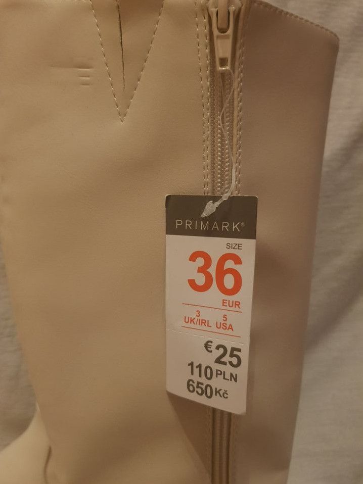 Weiße Cremeweiße Kniehohe Stiefel Schuhe Gr. 36 Primark in Berlin