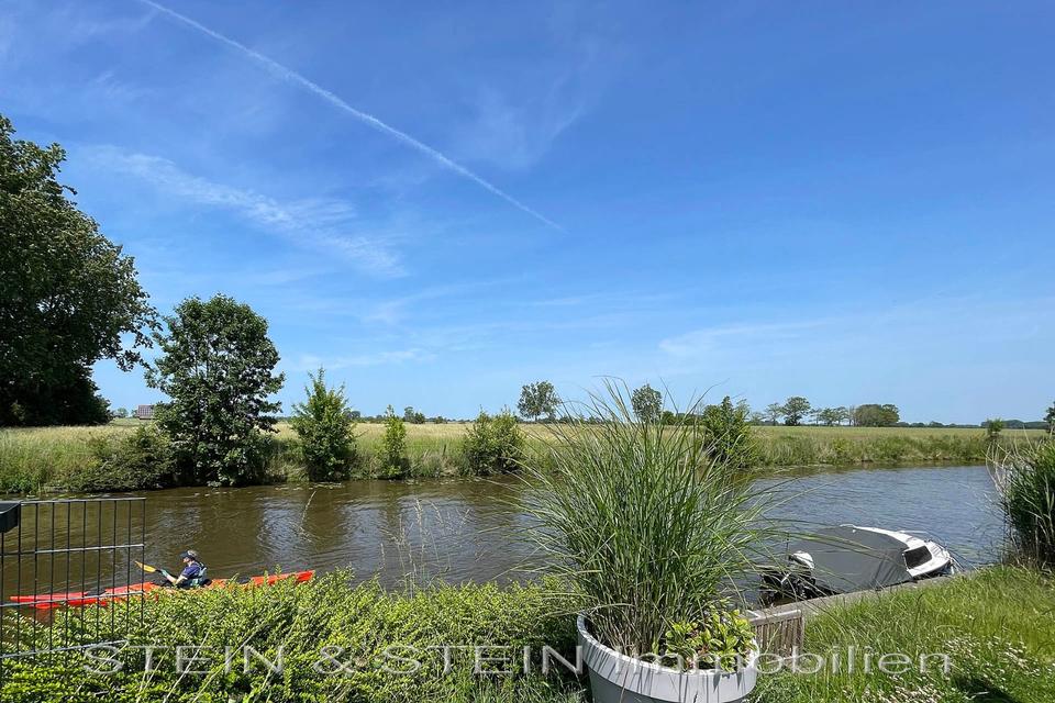 Bezugsfertige Doppelhaushälfte auf herrlichem Grundstück am Wasser! Einmaliges Mietangebot an der ostfriesischen Nordseeküste