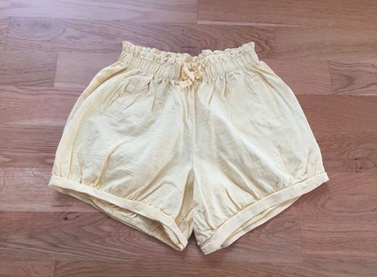 Vertbaudet Hose/Shorts Gr. 146-152 Neu in Berlin