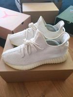 Adidas yeezy 350 triple white gr 44/ 10 Nordrhein-Westfalen - Mülheim (Ruhr) Vorschau