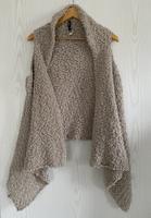 Weste mit Zipfeln Boucle Gr S / M beige Takko Nordrhein-Westfalen - Odenthal Vorschau