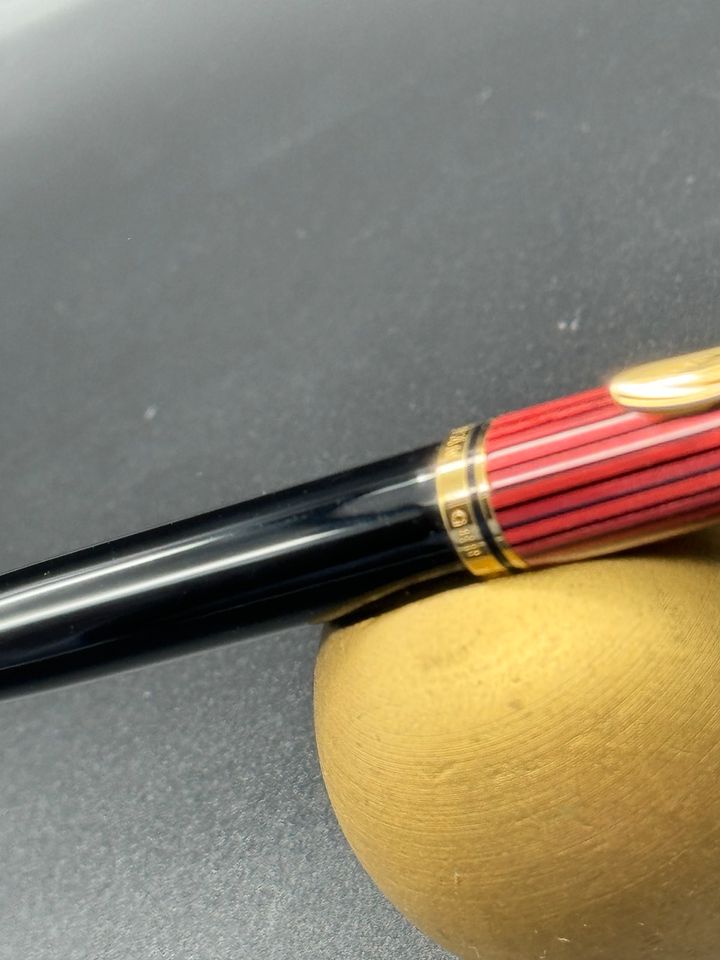Pelikan Souverän K600 Kugelschreiber Rot in Schauenburg