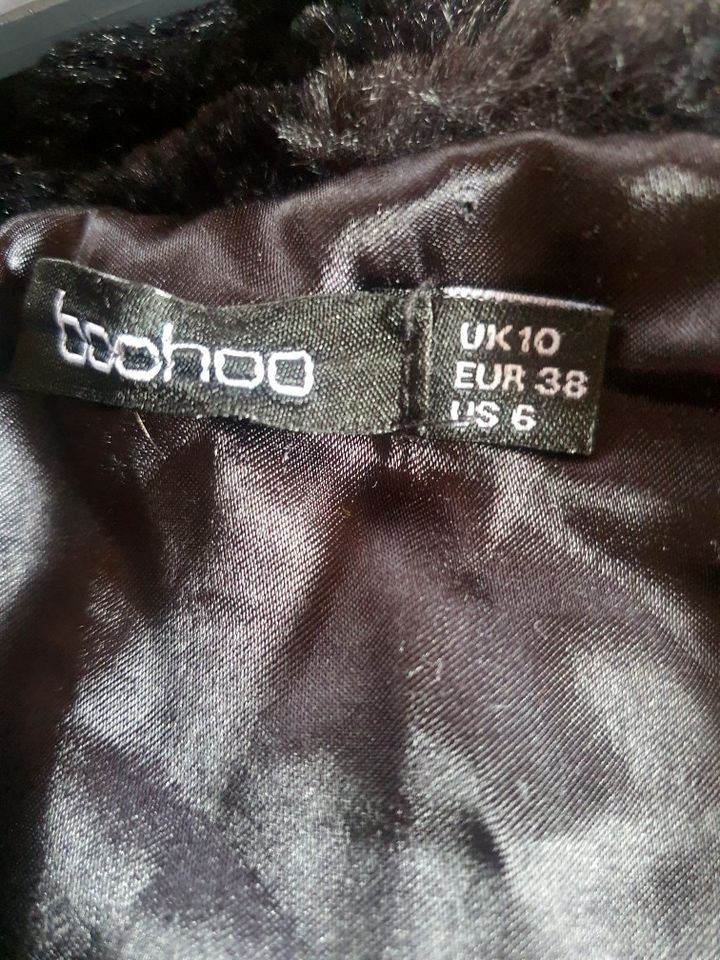 Damen Jacke Gr. EUR 38 boohoo sehr weich mit Kapuze in Ritterhude