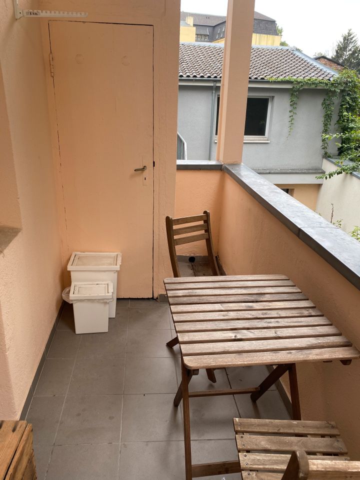 Derendorf:2 Zimmer-Wohnung  mit Balkon im Anbau in Düsseldorf