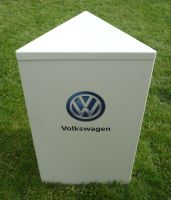 Werbesäule Volkswagen VW Logo Emblem Dreiecksäule Werbeaufsteller Baden-Württemberg - Sinsheim Vorschau