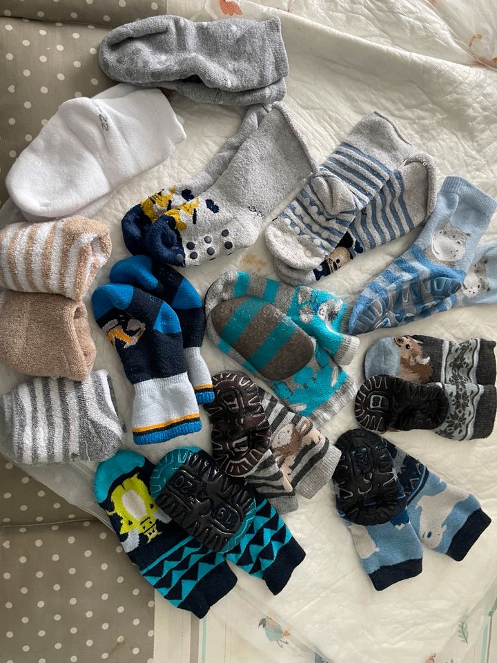 Socken Sterntaler Baby junge Gummisohle Noppen antirutsch in Callenberg b Hohenstein-Ernstthal