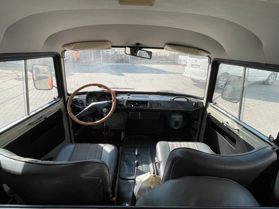 Barkas B1000 Fensterbus in Magdeburg