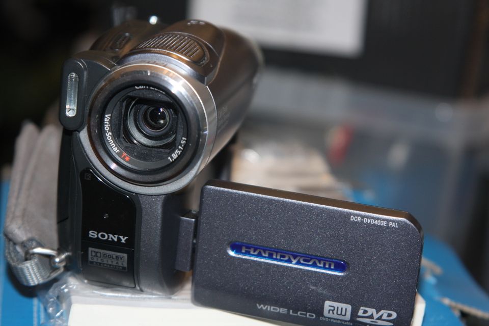 Sony  3 Megapixel MINI Handycam   DVD 403E Camcorder NEU in Stuttgart
