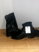 NEU! schwarze hohe Stiefel von Mango (mit Etikett) Bayern - Erding Vorschau