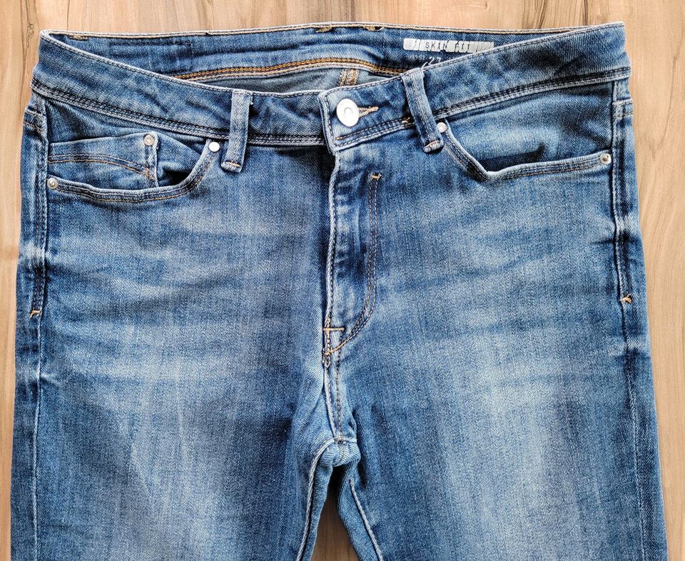 blaue Jeans von edc in Rottenburg am Neckar