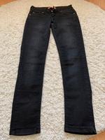 Schwarze Jeanshose von Hollister Gr. Gr. 28 Berlin - Neukölln Vorschau