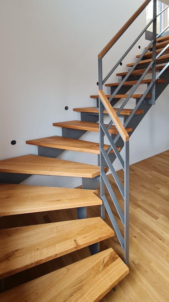 Wir fertigen Treppen, Treppenbau, Stahlwangentreppe, Metalltreppe, Innentreppe, Stahltreppe, Faltwerktreppe Eiche, Metallbau Treppenbauer Treppe, Stahlbau Stahltreppe, Fluchttreppe Brandschutz in Creußen