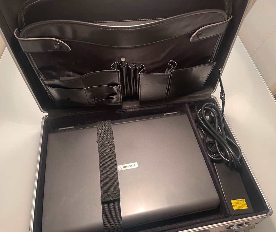 Laptop Toshiba Satellite A100-02B incl. Koffer und Zubehör in Herne