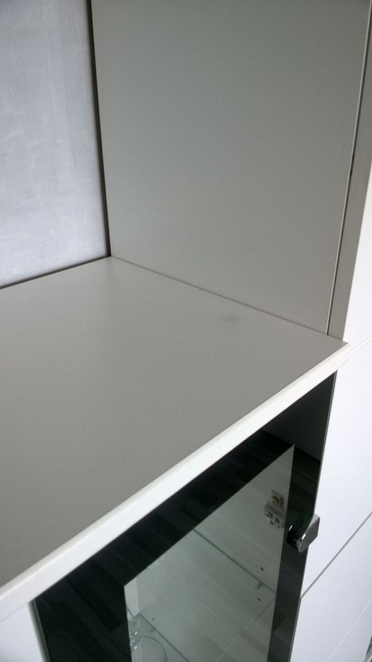 Schrank Vitrine Sideboard weiß schwarz mit Beleuchtung 3-teilig in Berlin