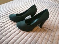 Pumps dunkelgrün Wildleder Gr. 37 wie neu! Kr. München - Unterschleißheim Vorschau