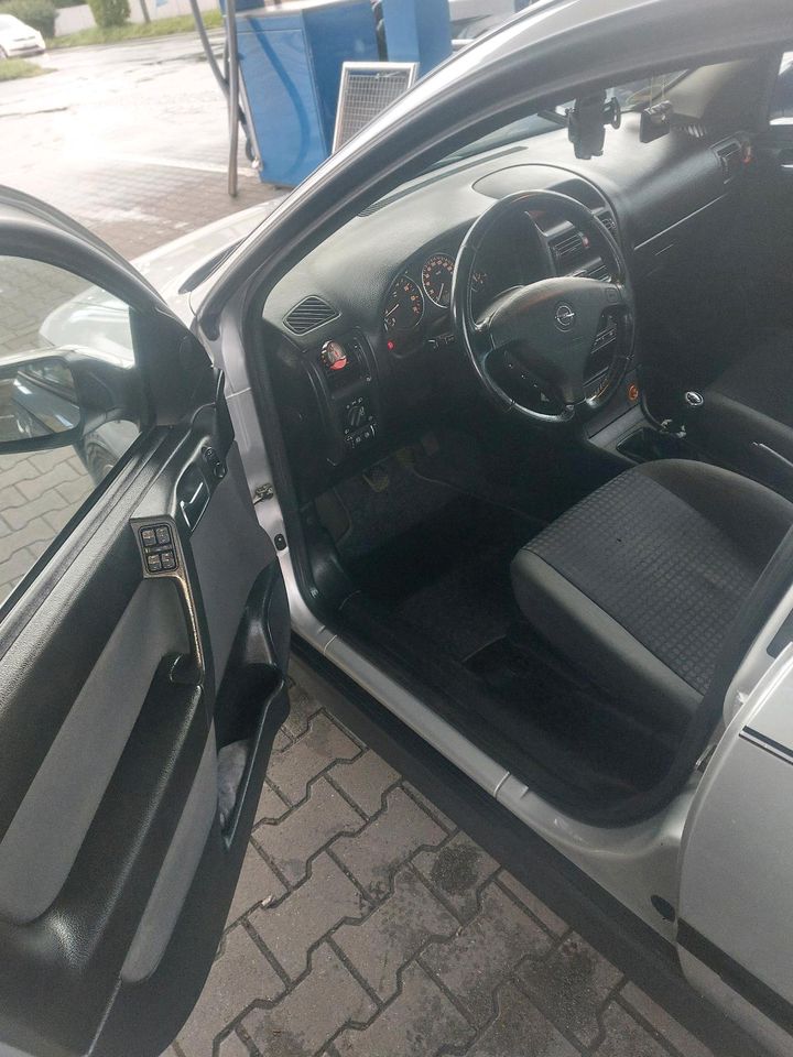 Opel astra 1.6 in Duisburg