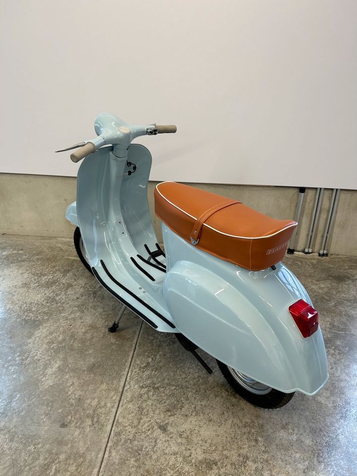 Vespa V50 N Rundlicht 1967 Hellblau in Langerringen