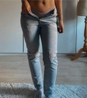 Levi’s 501 Jeans Hose W26 L32 hellblau Ripped vintage Größe S Bayern - Augsburg Vorschau
