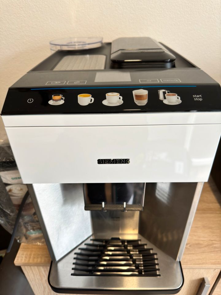 Siemens EQ 500 Integral Kaffeevollautomat in Lindenfels