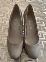 beige UNISA pumps Friedrichshain-Kreuzberg - Friedrichshain Vorschau