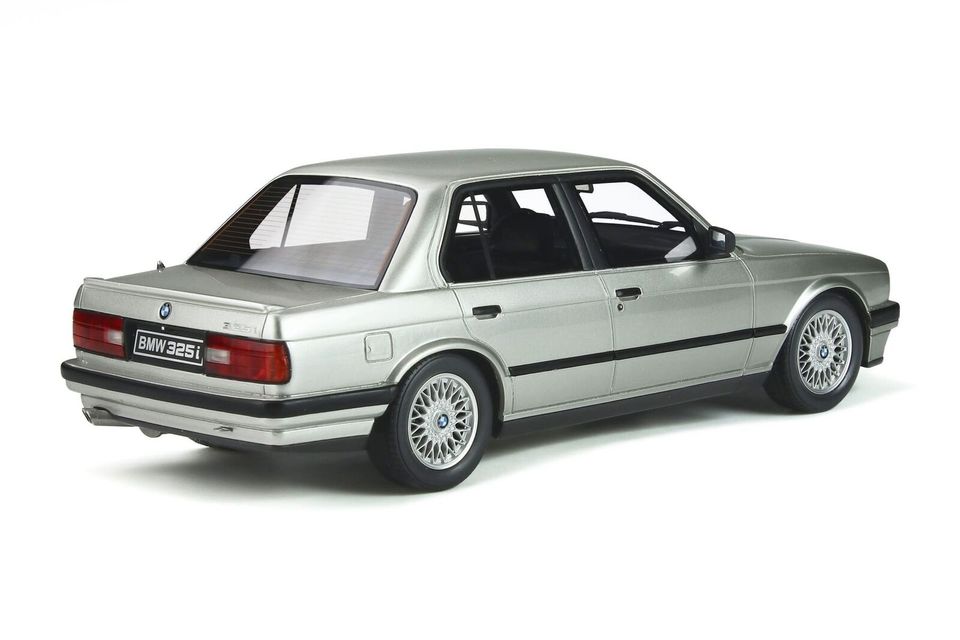 Ottomobile - Modellauto 1:18 - BMW E30 325I SEDAN SILVER 1988 in Driedorf